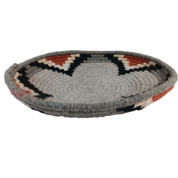 Navajo Coiled Wool Tribal Basket 10” Gray Black Red Clover Storage Centerpiece - Picture 2 of 5